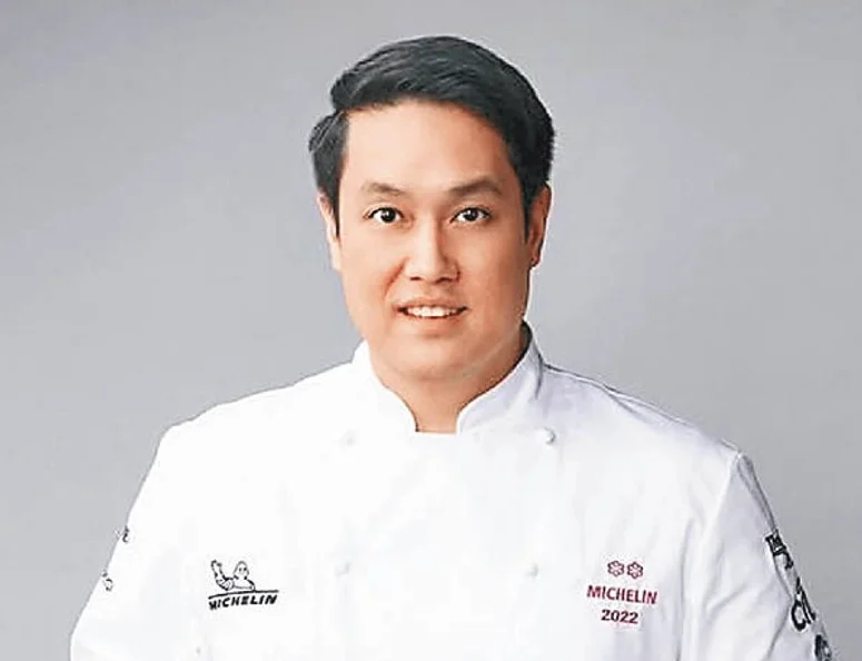 Portrait of Chef Supaksorn "Ice" Jongsiri