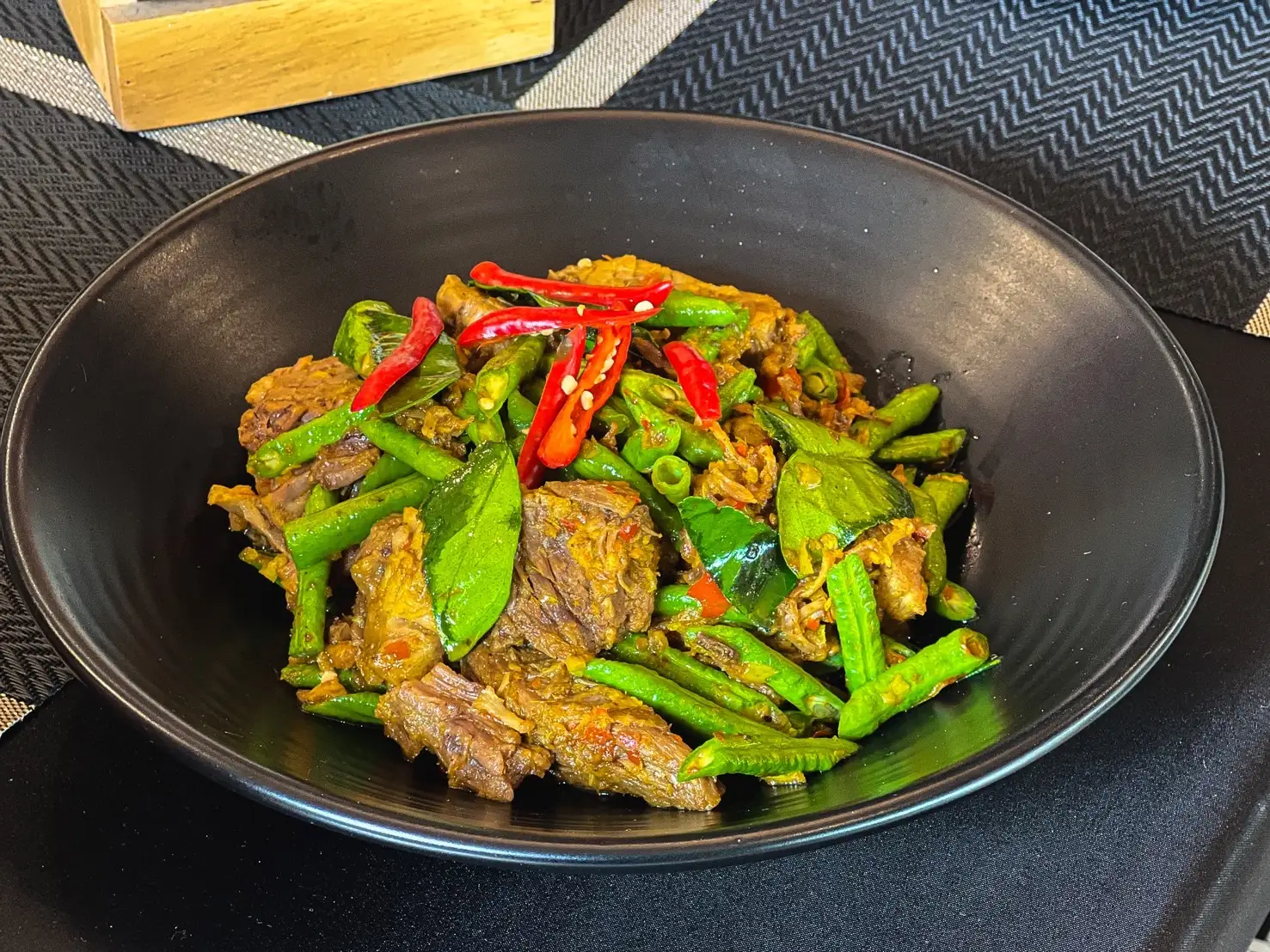 Stir-fried Braised Beef with Red Curry Paste